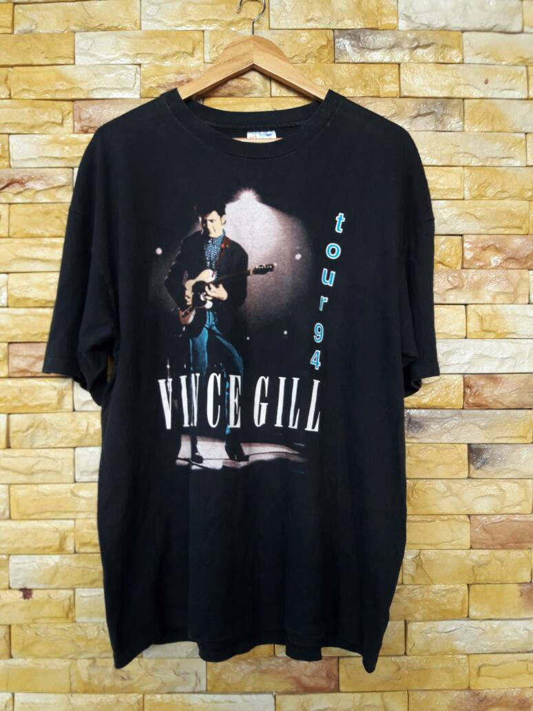Vintage Vince Gill Country Musik Song Writer Tshirt Größe Xlarge Vintage Vince Gill Country Musik Song Writer Tshirt Größe Xlarge von thepurixvintage
