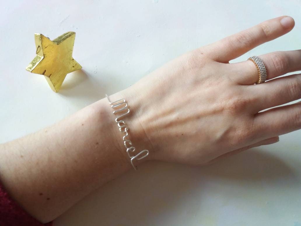 Personalisiertes Silberarmband, Nachrichtenarmband, Wortarmband, Namensarmband Personalisiertes Silberarmband, Nachrichtenarmband, Wortarmband, Namensarmband von theshypoppy
