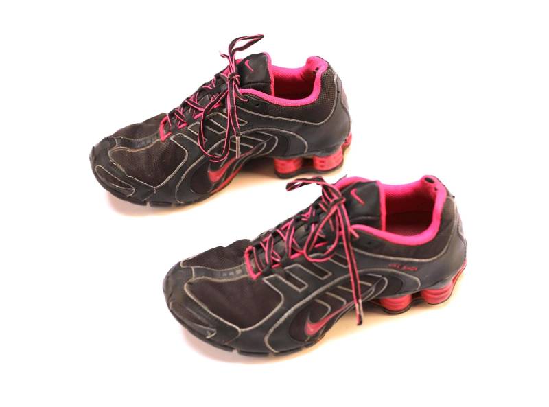 Vintage Nike Schwarz Pink Nike Shox Damen Us Grösse 8 Schwarze Plateau Läufer Athletik Schuhe von thesidewalkendsshoes