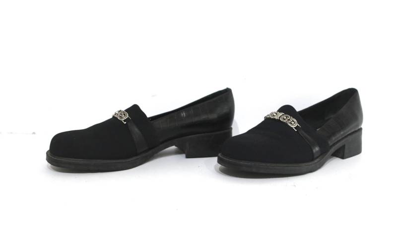 Vintage Schwarzes Leder Damen Schuhe Gr. 9, 5 M Frühling Summer Nächte Flache - Us-Frauengröße 9.5 von thesidewalkendsshoes