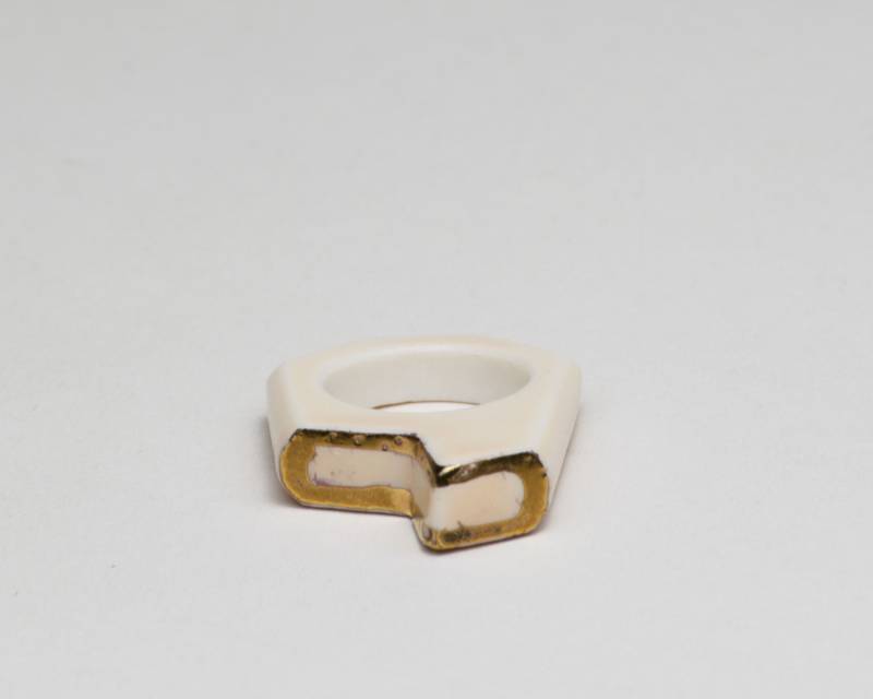Porzellan Ring. Porzellanschmuck. Keramik Keramikschmuck. Schmuck. Gold. Glanz Porzellan Ring. Porzellanschmuck. Keramik Keramikschmuck. Schmuck. Gold. Glanz von theslippedstudio