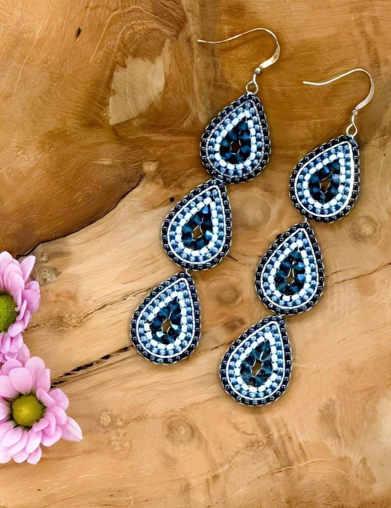 Lange Ohrringe in Verschiedenen Farben Im Boho Style - Handgefädelt, Myjuki, Glasschliff, Swarovski Perlen, Boho, Fädelohrringe von thesoulpiecefactory