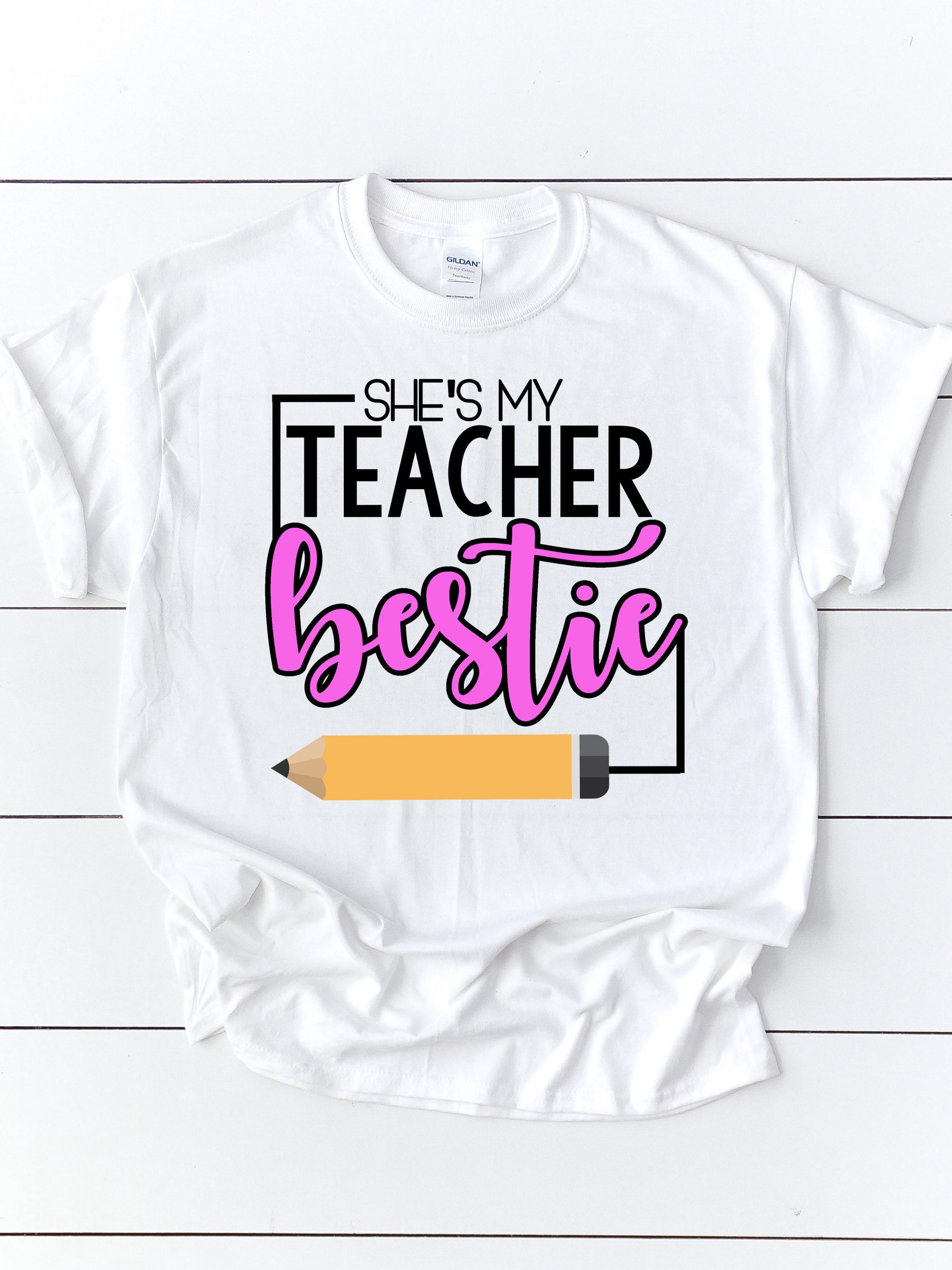 Sie Ist Mein Lehrer Bestie | Links Nach Rechts-Kurzarm Unisex T-Shirt/Shirts Passenden Buddy Tag Partner Geschenke F Sie Ist Mein Lehrer Bestie | Links Nach Rechts-Kurzarm Unisex T-Shirt/Shirts Passenden Buddy Tag Partner Geschenke F von theteacherhut