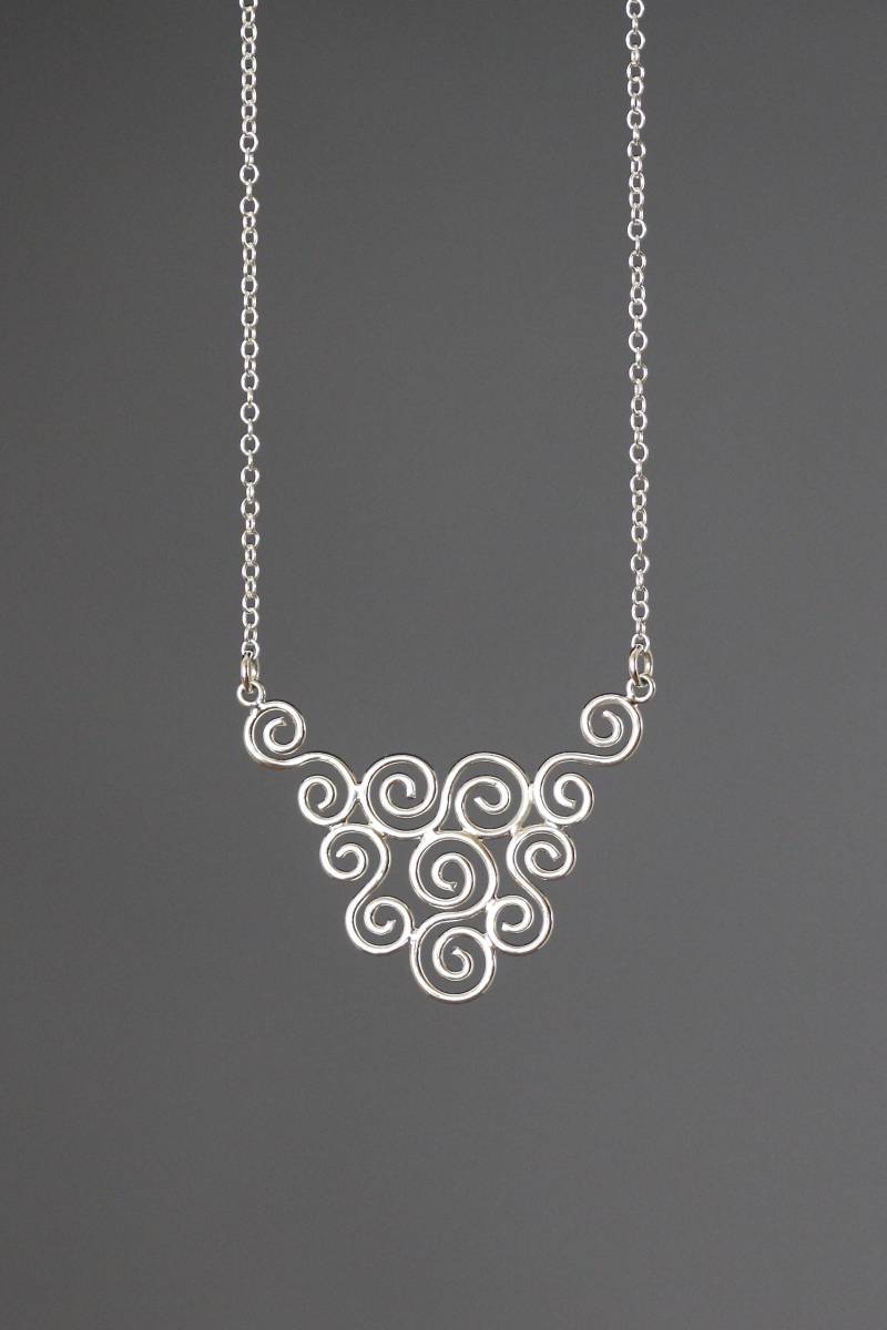 Silber Filigrane Halskette - Spitze Festoon Swirl Statement Schmuck von thetimeoutcollection