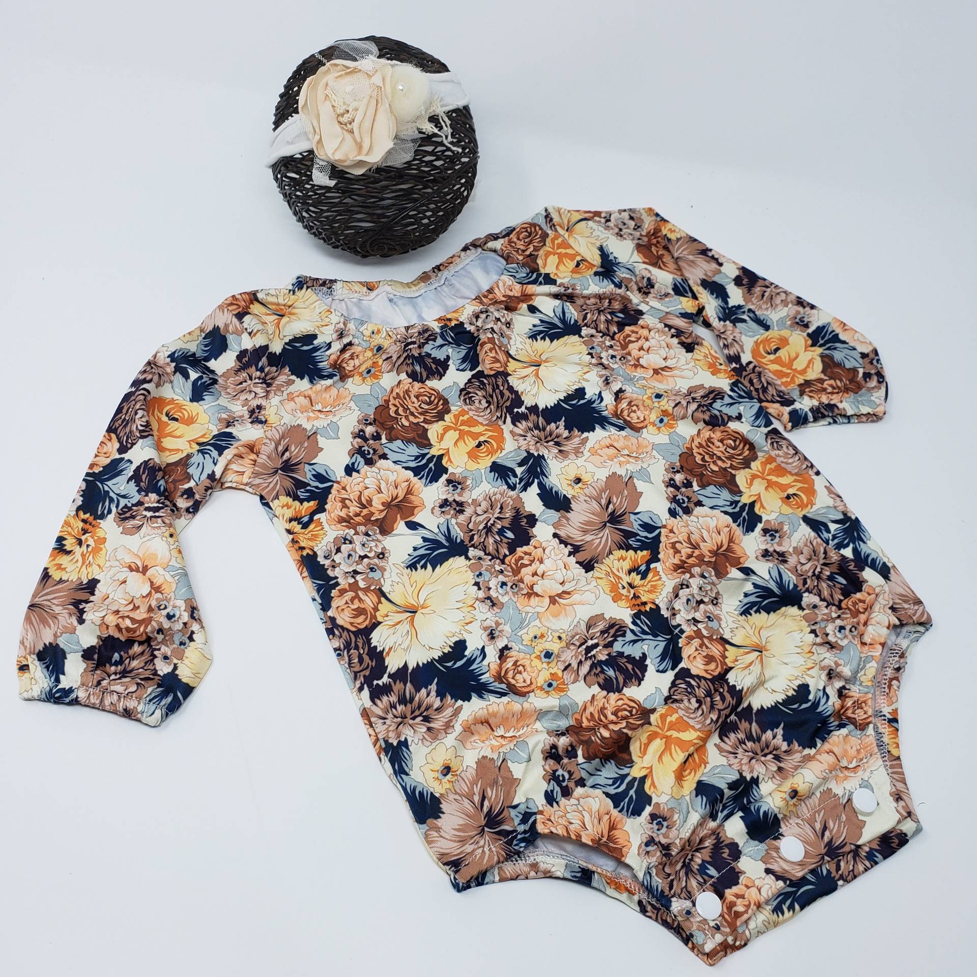 Sale Baby Mädchen Set, Sitter Strampler, Foto Requisite, Fotografie Strampler Set von thetreetopshoppe