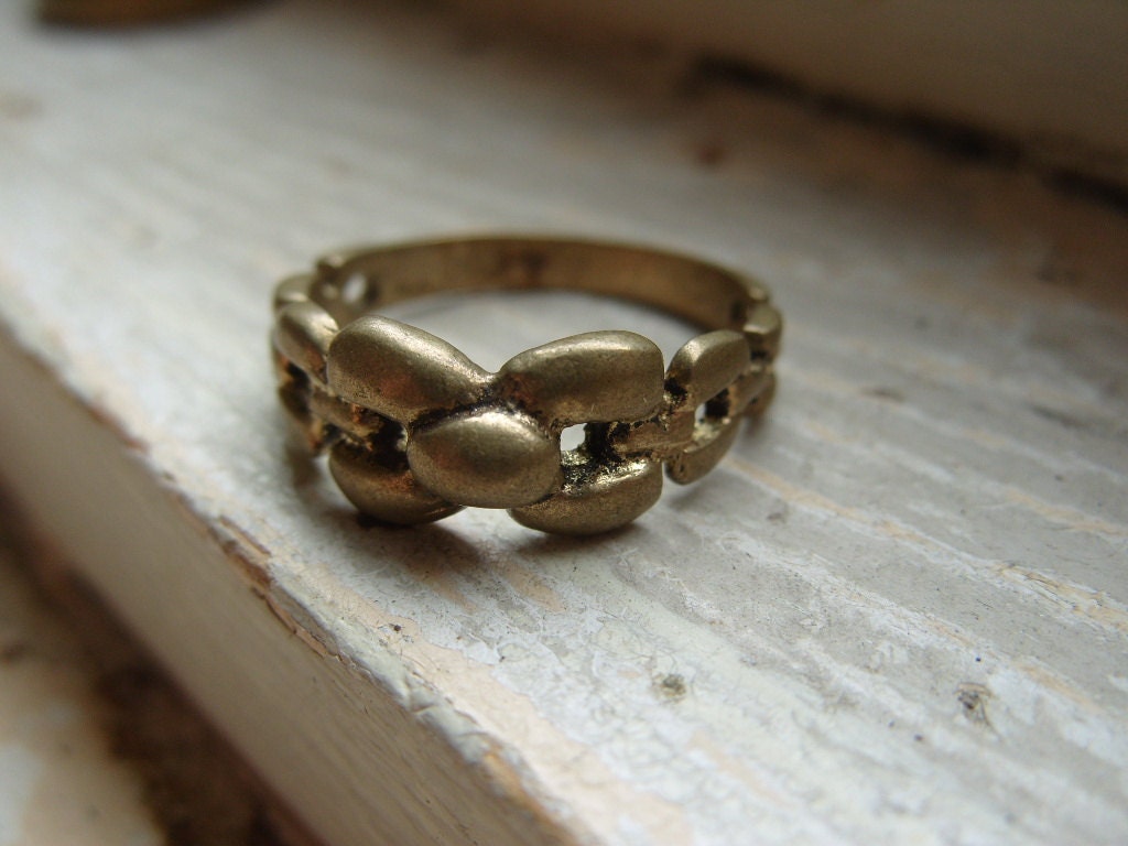 Kostenloser Versand Jahrgang Brasstone Unisex Band Modernen Industriedesign Ring - Größe 8 von theturniptruck