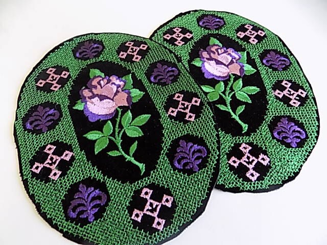 Vintage Lila Und Grün Floralen Applikationen Patches von theturniptruck