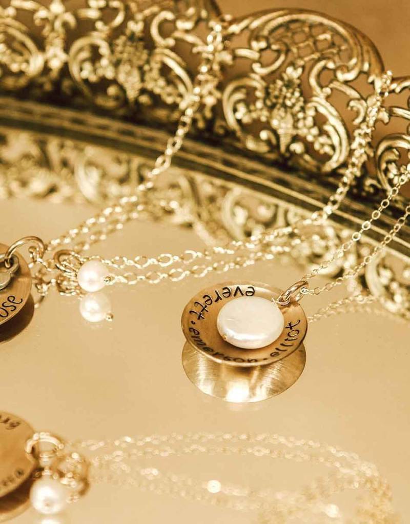 Perlmutt Halskette in Silber/Gold, Personalisierte Namenskette Für Frau, Geburtstagsschmuck, Jahrestag, Muttertagsgeschenk Mama von thevintagepearl