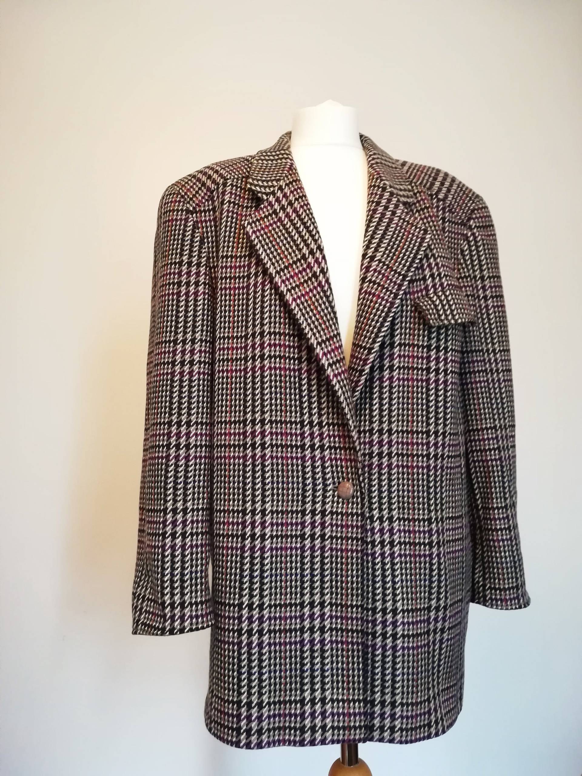 Karierte Blazer Jacke, Vintage Von Etienne Aigner, 1980Er 1990Er Schulterpolster Oversized Karierte Blazer Jacke, Vintage Von Etienne Aigner, 1980Er 1990Er Schulterpolster Oversized von thevintagequeendom