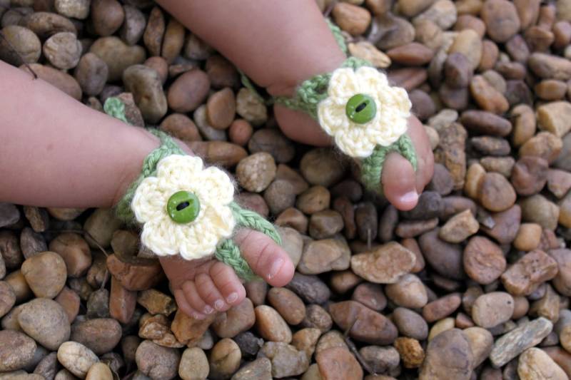 Baby Barfuß Gehäkelte Sandalen von thewhimsicalelephant