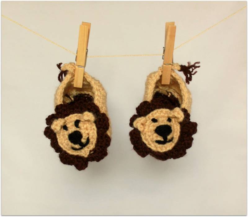 Löwe Baby Bootie/Hausschuhe von thewhimsicalelephant