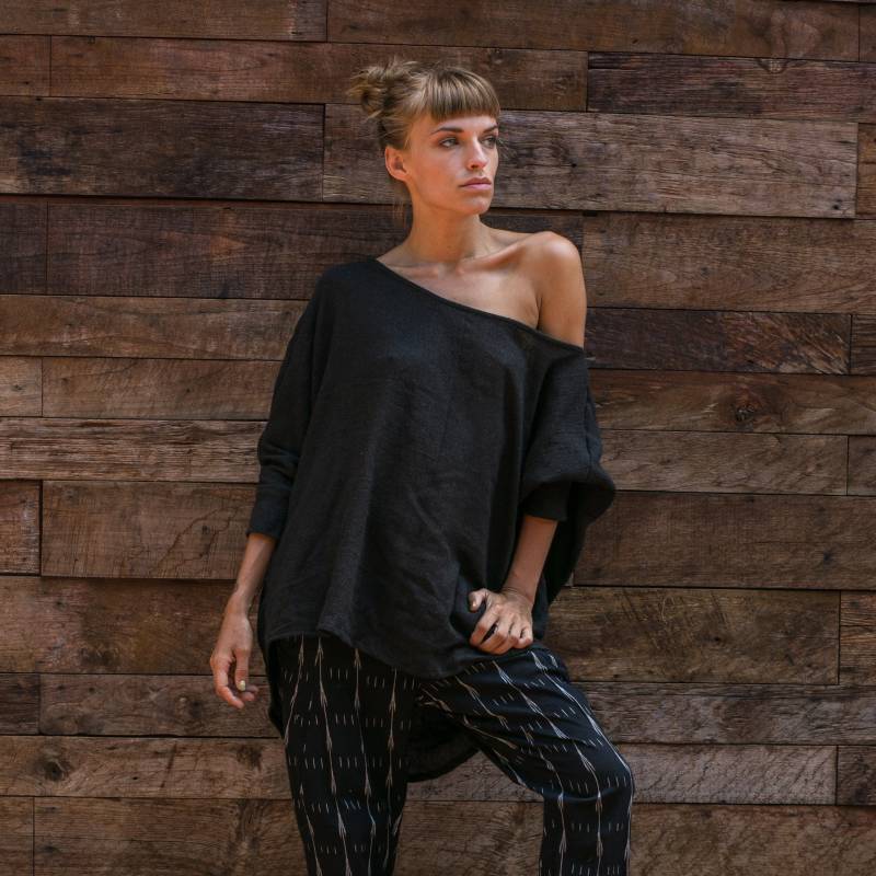 Fledermaus Top⋄Noir⋄Silber Langarm Top⋄Schwarz Seide Top⋄Nachhaltige Kleidung⋄Cosy Jumper Top⋄Raw Seidenmode⋄Lack Top⋄Fair Trade von thewhiteravennest