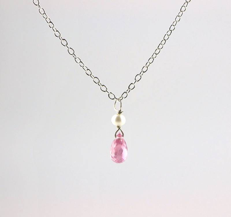 Teeny Kleine Perle Und Rosa Saphir Teardrop Anhänger Teeny Kleine Perle Und Rosa Saphir Teardrop Anhänger von thewilddiamondssi