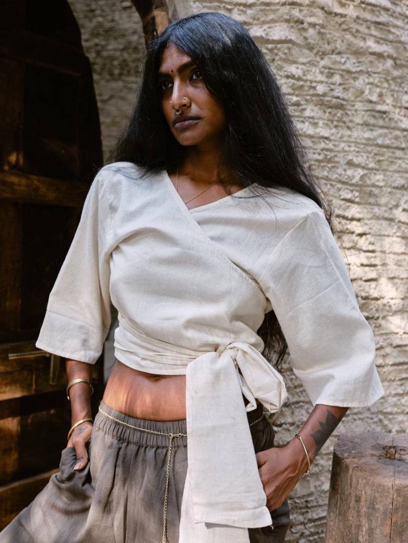 Wickelbluse Rhea Natur ~ 100% Baumwolle Bauchfrei Wickelshirt Wickeltop Boho Bluse Sommebluse in Weiß Wickelbluse Rhea Natur ~ 100% Baumwolle Bauchfrei Wickelshirt Wickeltop Boho Bluse Sommebluse in Weiß von thewildfolkBOHO