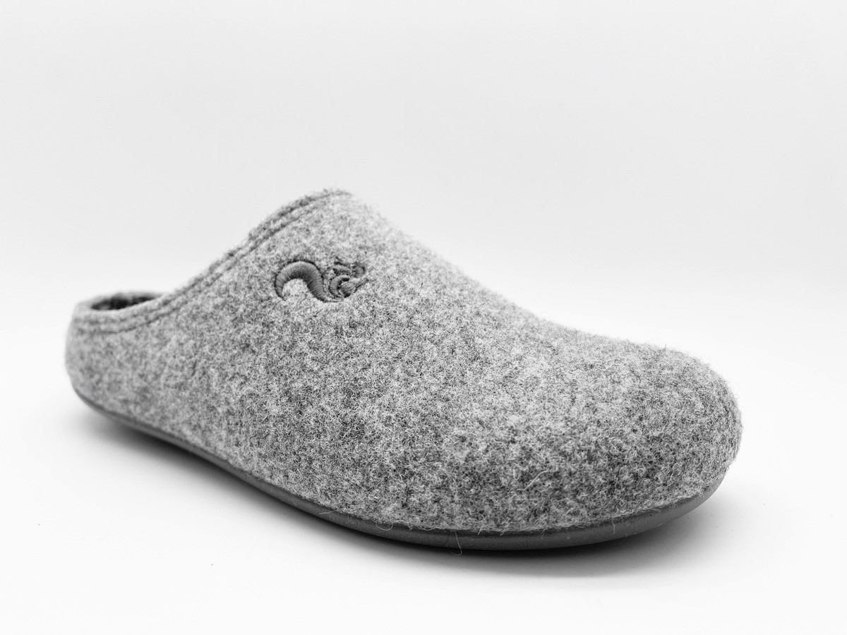 PET Slipper | thies | vegane Hausschuhe | hellgrau 38 von thies