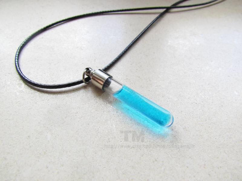 The Cure - Colar Inspiriert Im Maze Runner [Feito Sob Encomenda] von thingamajik