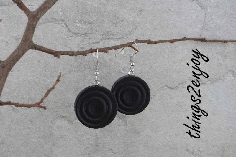 Ohrhänger - Dame in Schwarz von things2enjoy