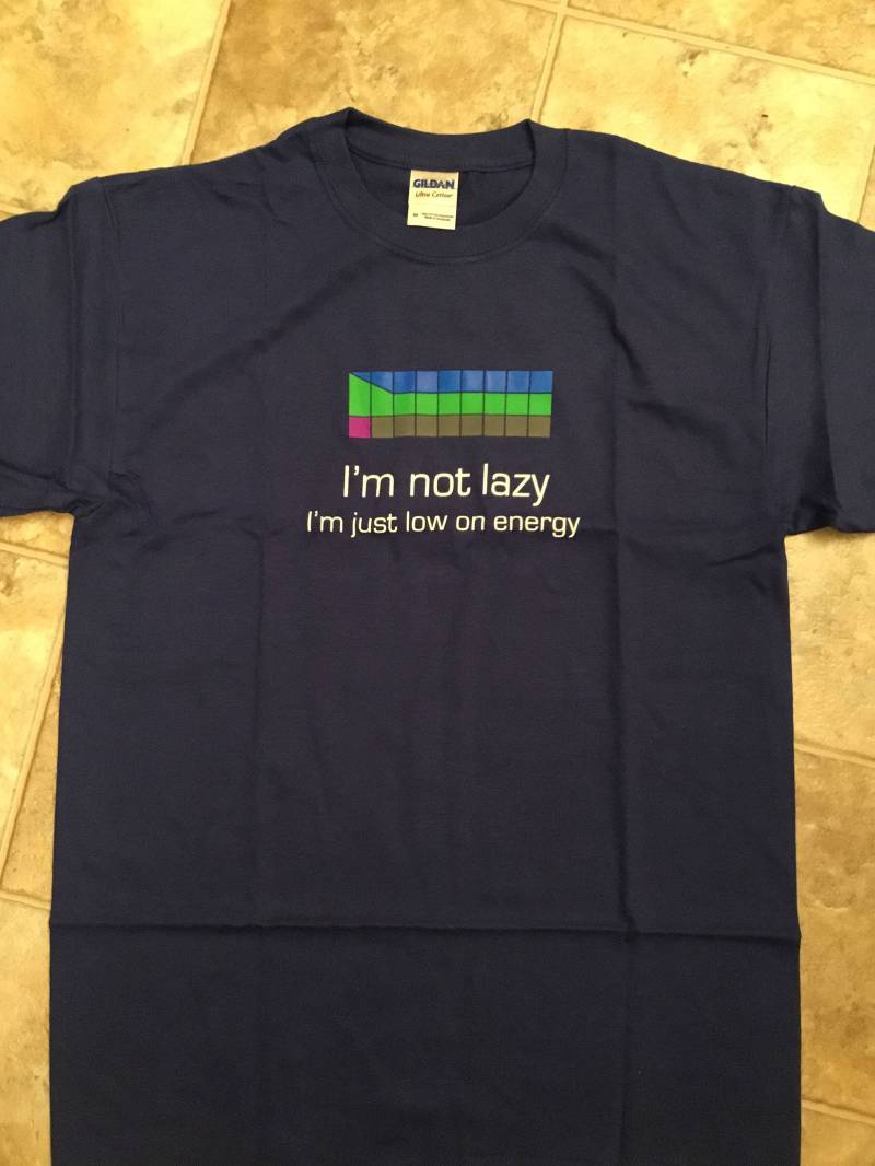 Ich Bin Nicht Faul, Ich Nur Niedrig Auf Energie-T-Shirt Ich Bin Nicht Faul, Ich Nur Niedrig Auf Energie-T-Shirt von thinkingpig