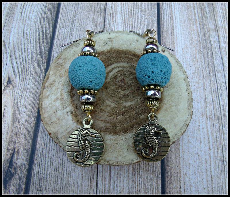 Seepferdchen Und Lava Baumeln Ohrringe, Perlen Gold Ton Charme Ohrringe von thiosart