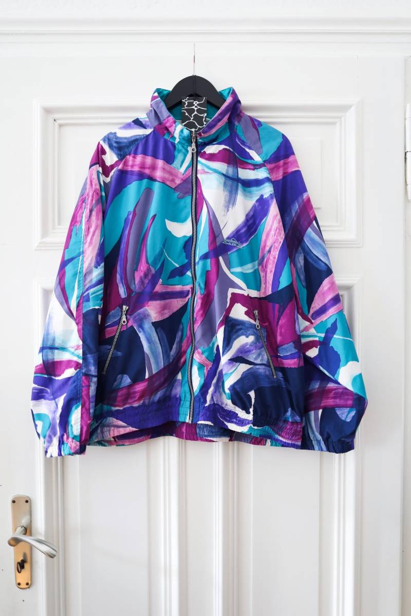 True Vintage Jacke 80Er Jahre Muster Lila Bunt Windbreaker 80S Pattern True Vintage Jacke 80Er Jahre Muster Lila Bunt Windbreaker 80S Pattern von thisisjkvintage