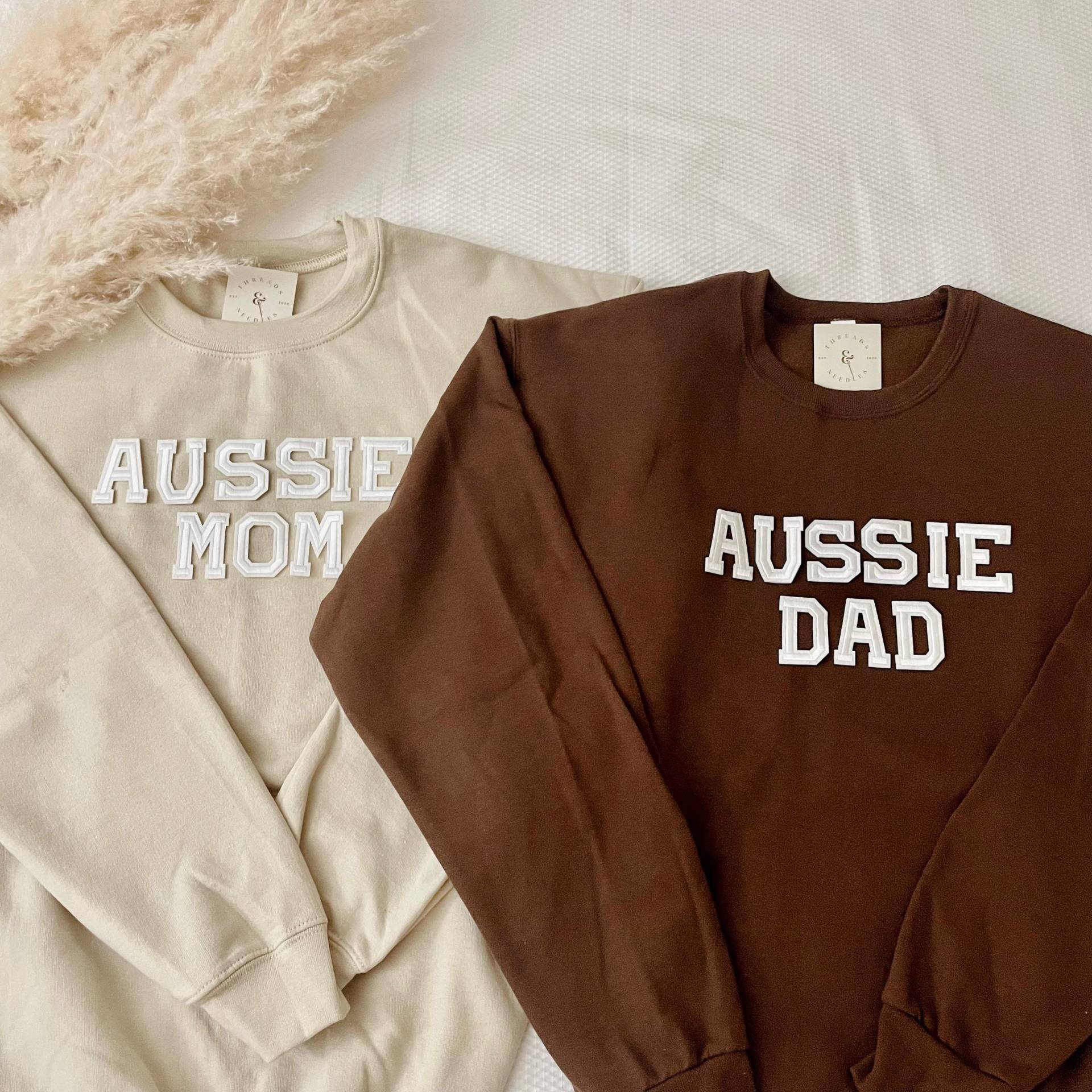 Aussie Mom Sweatshirt | Dad Australian Shepherd T-Shirt Shirt Geschenke Hunde Mama von threadsandneedlesCHI