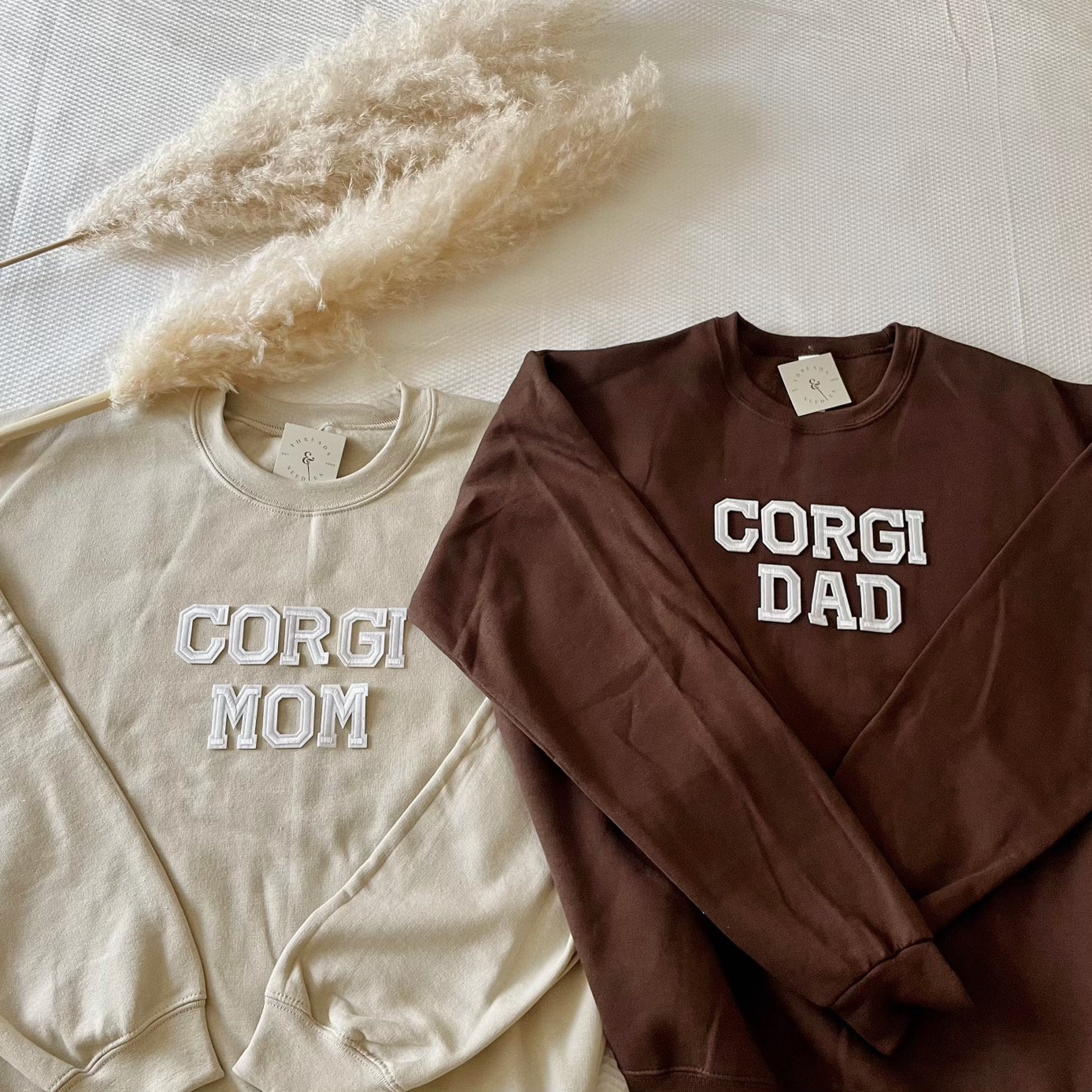 Corgis Mom Sweatshirt | Mama Dad Hunde Hund Papa Geschenk Geschenke von threadsandneedlesCHI