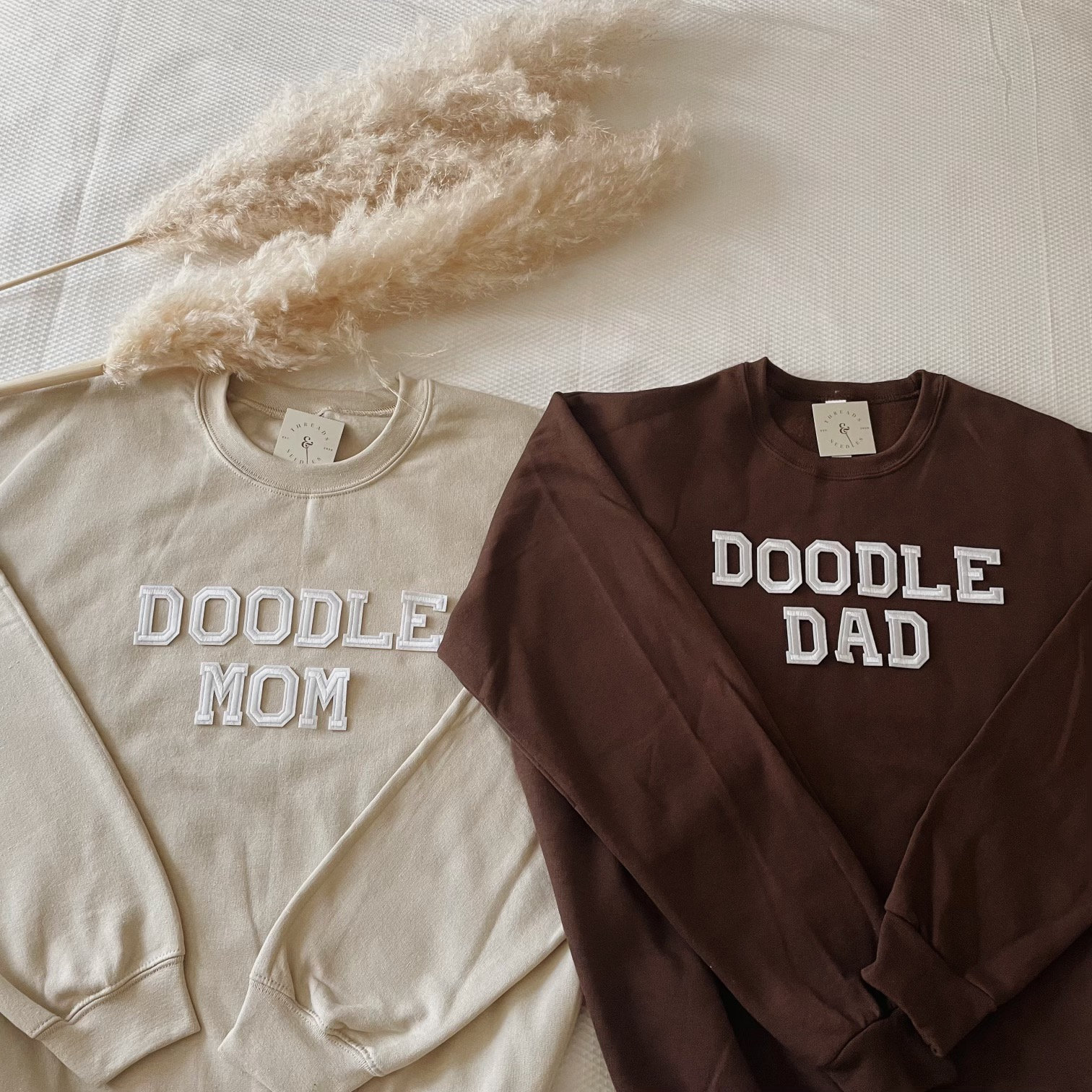 Doodle Mom Sweatshirt | Mama Dad Hundemama Hund Papa Geschenk Golden von threadsandneedlesCHI