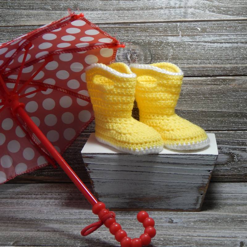 Gehäkelte Babystiefel, Babybooties, Babygaloschen, Babygummistiefel von threekittensknitting