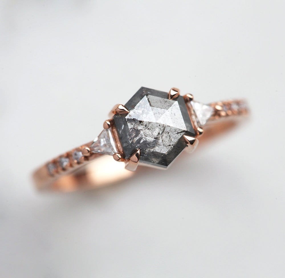 Salz & Pfeffer Diamant Ring, Galaxie Verlobungsring, Hexagon Roségold Grauer Ring von threelayers