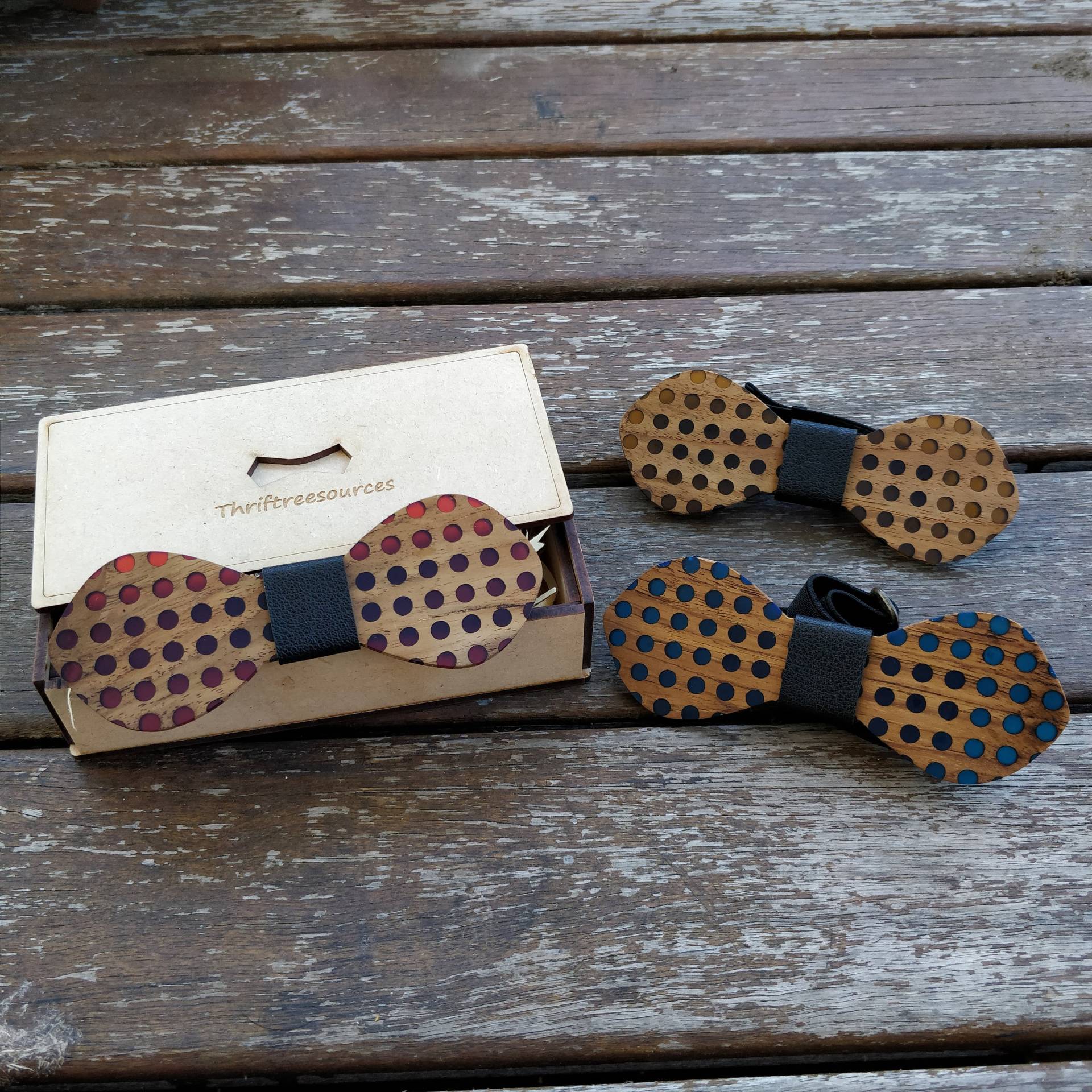 Polka Dot | Handgefertigt Holz-Harz Fliege von thriftreesource
