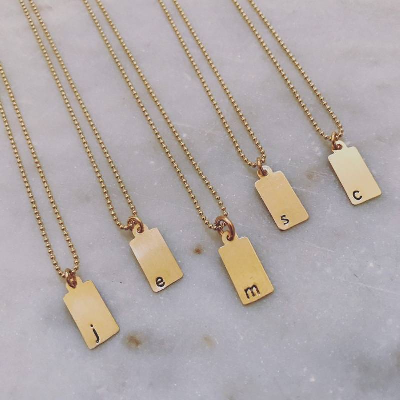 Gold Initial Tag Halskette An Kugelkette Gold Initial Tag Halskette An Kugelkette von tianam
