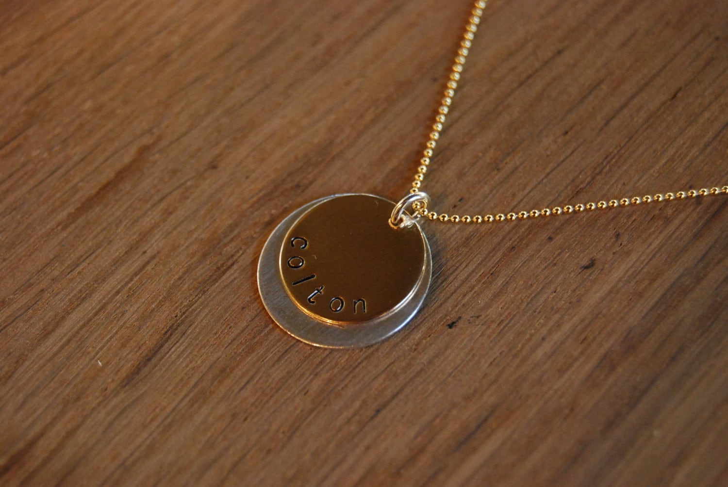 Gold Und Silber Geschichtete Scheiben An Vergoldeter Kugelkette Gold Und Silber Geschichtete Scheiben An Vergoldeter Kugelkette von tianam