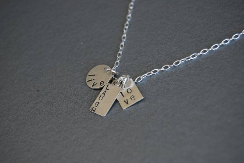 Lebe Lachen Liebe Kleine Halskette Lebe Lachen Liebe Kleine Halskette von tianam