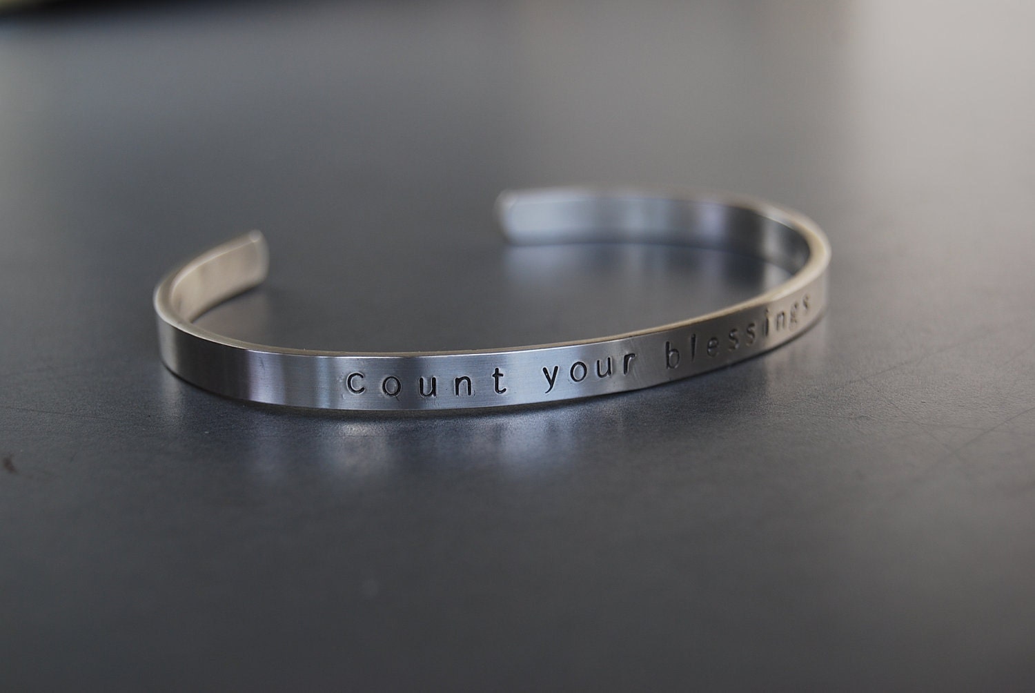 Zähle Deine Segen - Schmales Armband Zähle Deine Segen - Schmales Armband von tianam