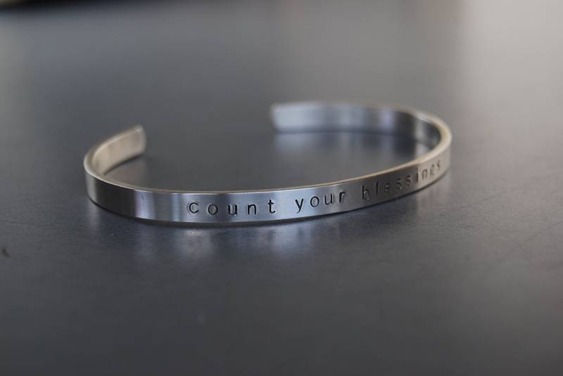 Zähle Deine Segen - Schmales Armband Zähle Deine Segen - Schmales Armband von tianam