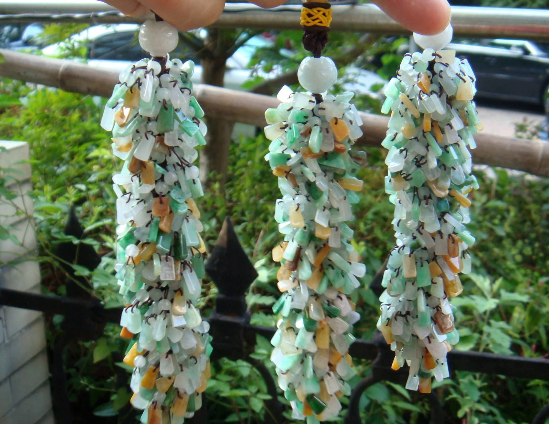 140 Mm 1 Stück Tricolor 100% Natürliche Unbehandelte Klasse A Weiß Jadeit Smaragd Sicherheitsstück Auto Hängen Anhänger Edelstein von tiantianjadeite