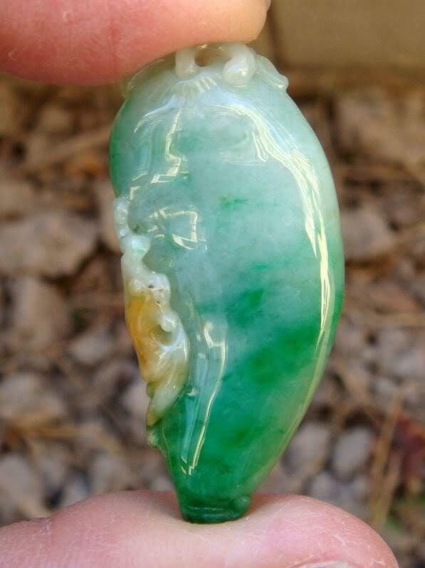 45 Mm 100% Natürliche Unbehandelte Klasse A | Typ A 3 Farbe Smaragd Jadeit Geschnitzte 3D Pfirsich & Fledermaus Anhänger Halskette von tiantianjadeite