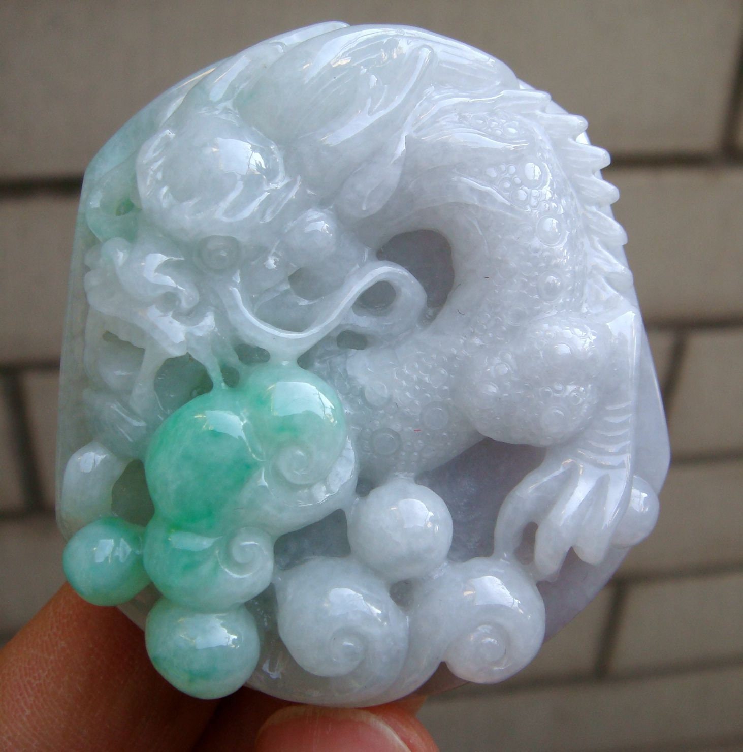 54 Mm Zertifiziert 100% Natürlich Unbehandelt Grad A Typ Hellgrün Jadeit Handgemachte Geschnitzte Drachen Anhänger Edelstein 8056 von tiantianjadeite