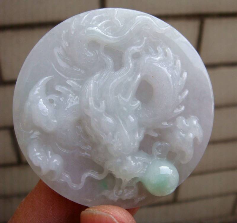 55 Mm Zertifiziert 100% Natürlich, Unbehandelt Klasse A Grün Weiß Eisigen Jadeit Handgeschnitzte Drachen Spucken Perlen Anhänger Edelstein 6407 von tiantianjadeite