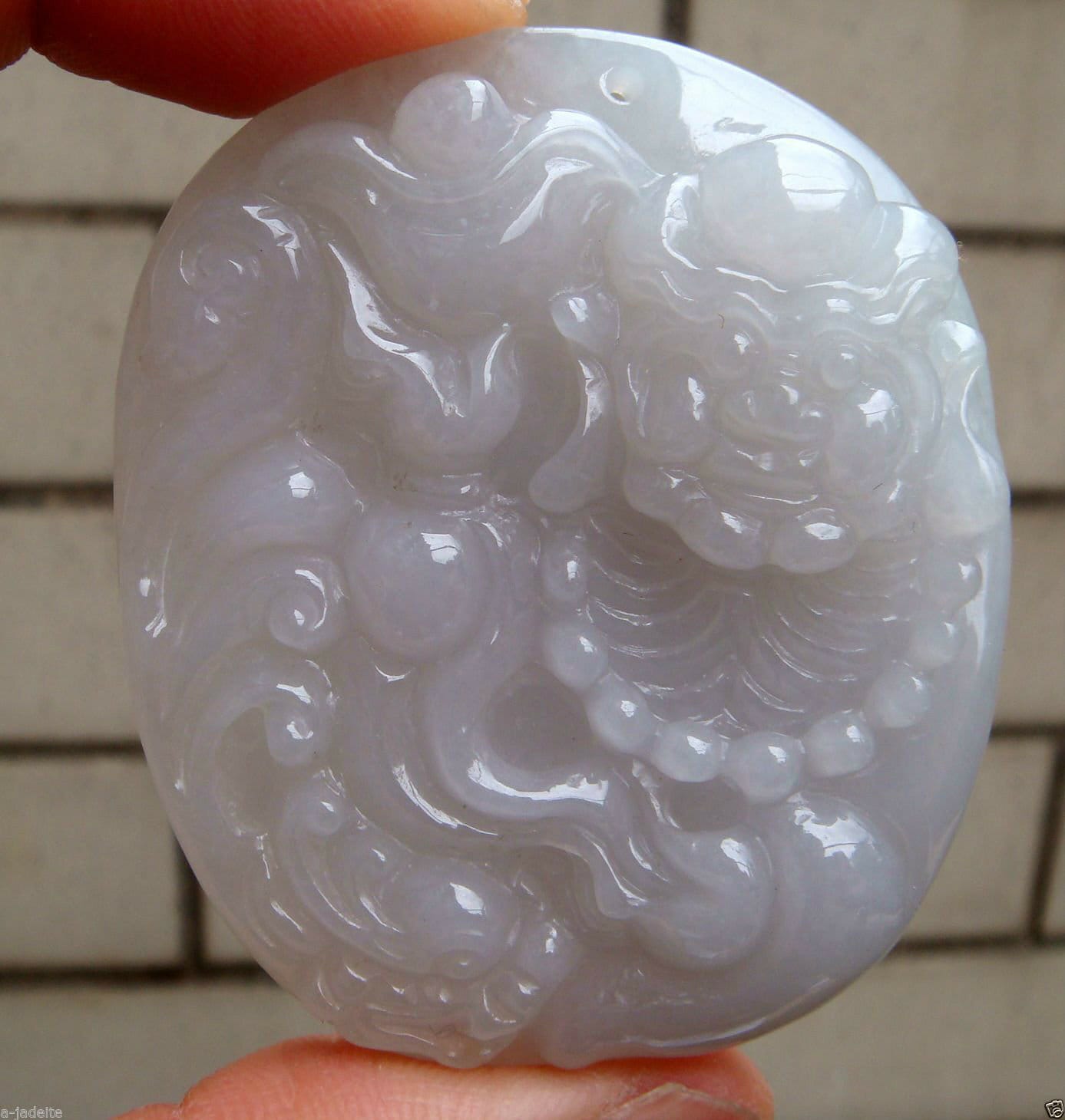 55 Mm Zertifizierte Natürliche Klasse A Hellgrüne Eisige Jadeit Smaragd Handgeschnitzte Arhat Drachen Anhänger Halskette von tiantianjadeite