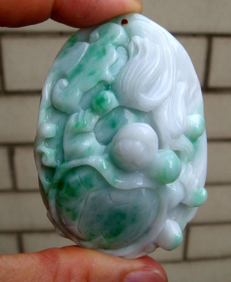 55 Mm Zertifizierte Natürliche Unbehandelte Klasse A Typ Grün Weiße Jadeit Handgefertigte Geschnitzte Schildkröte Ruyi Anhänger Halskette von tiantianjadeite