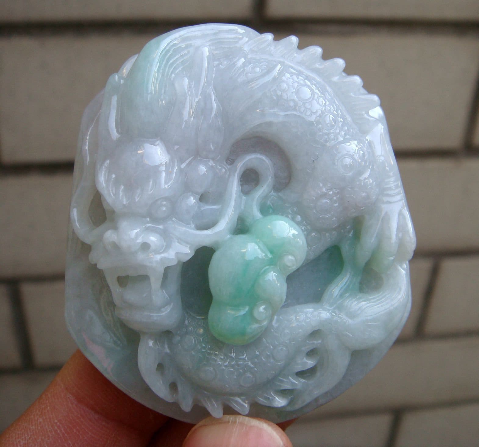 55 Mm Zertifizierte Natürliche Unbehandelte Klasse A Typ Grüne Jadeit Handgeschnitzte Drachen Ruyi Anhänger Edelstein 8048 von tiantianjadeite