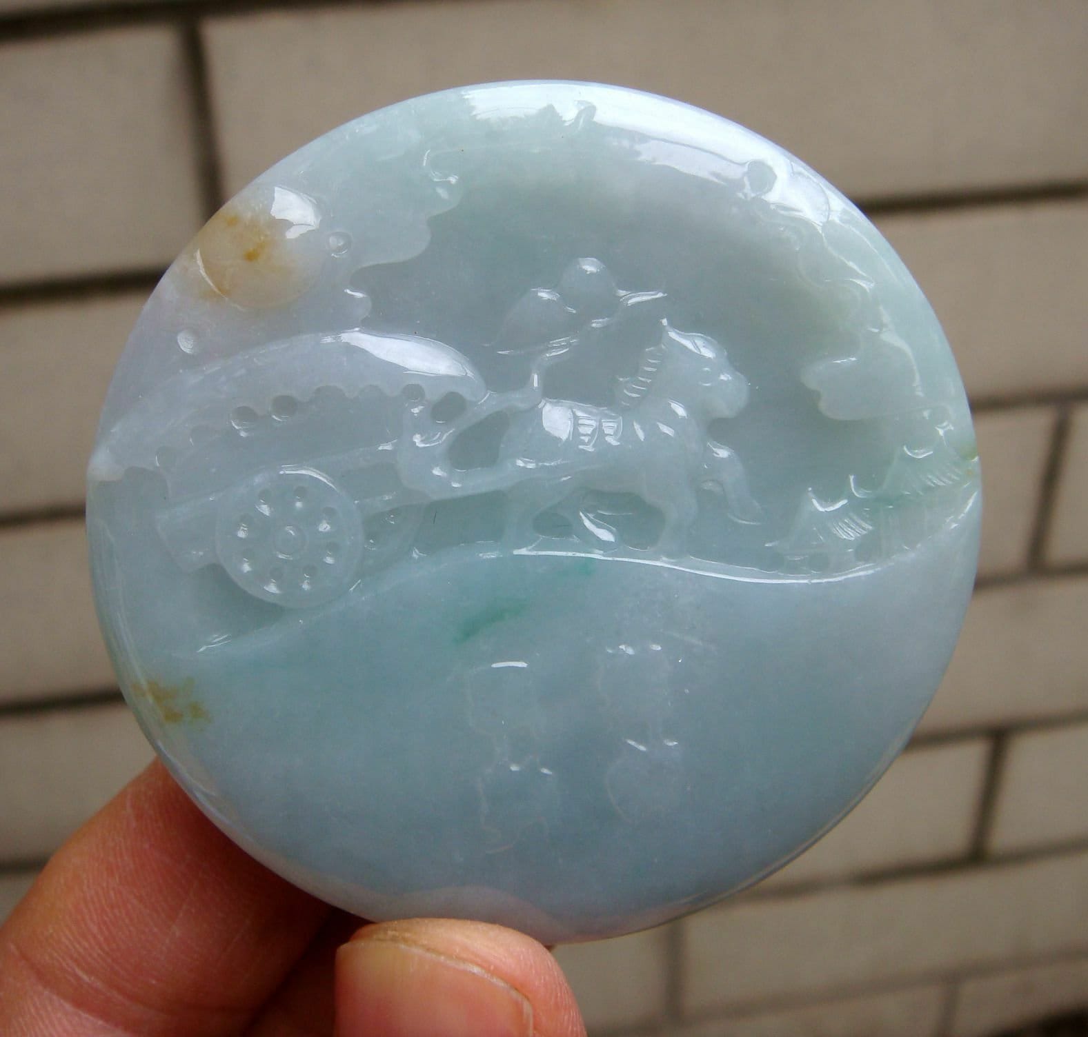 56 Mm Eisige Drei-Farben-Farbe Zertifizierte 100% Natürliche Ungefärbte Klasse A Jadeit Handgeschnitzte Pferdewagen Pferd Geschnitzte von tiantianjadeite