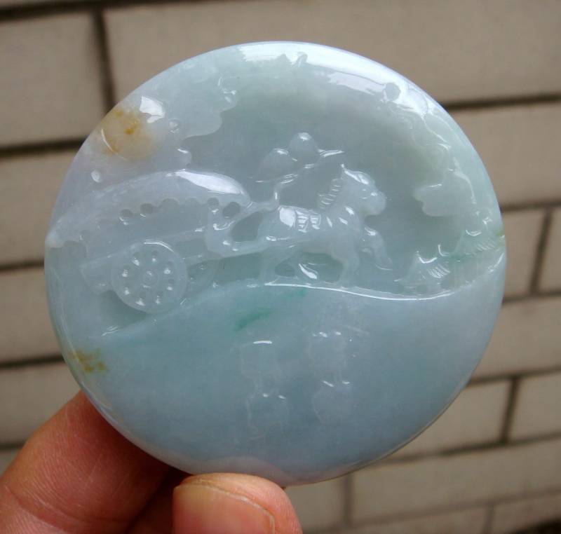 56 Mm Eisige Drei-Farben-Farbe Zertifizierte 100% Natürliche Ungefärbte Klasse A Jadeit Handgeschnitzte Pferdewagen Pferd Geschnitzte von tiantianjadeite