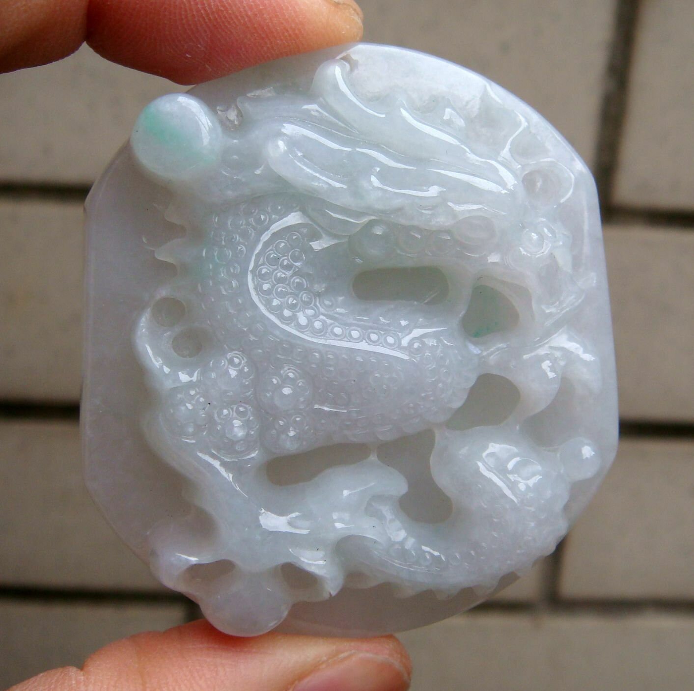 56 Mm Eisige Zertifizierte 100% Natürlich Unbehandelte Klasse A | Typ A Grün Weiß Jadeit Drachen Spucken Perlen Anhänger Edelstein2801 von tiantianjadeite