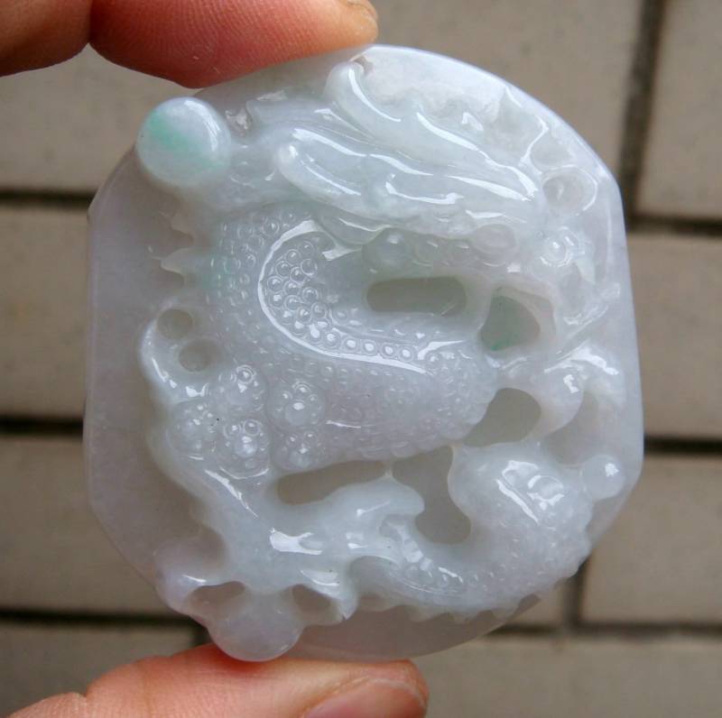 56 Mm Eisige Zertifizierte 100% Natürlich Unbehandelte Klasse A | Typ A Grün Weiß Jadeit Drachen Spucken Perlen Anhänger Edelstein2801 von tiantianjadeite