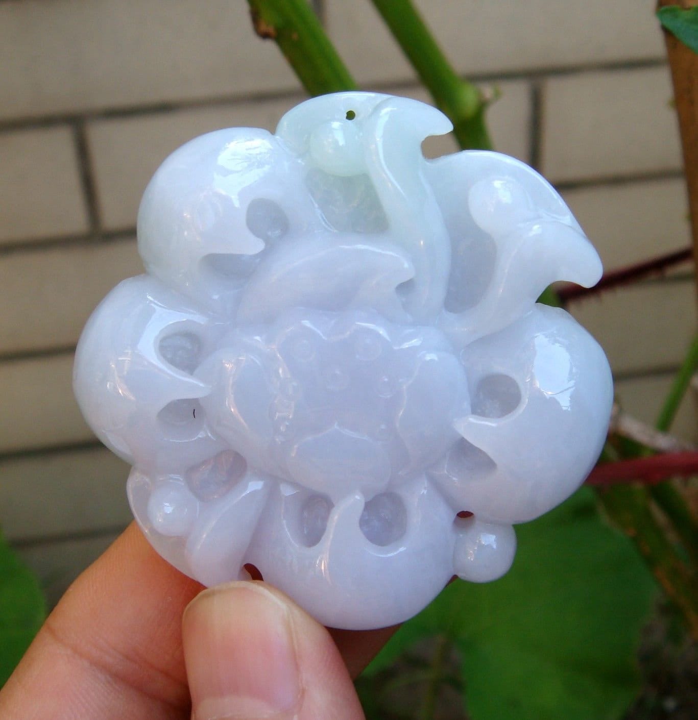 56 Mm Zertifizierte 100% Natürlich Unbehandelte Klasse A Leichte Lavendel Grüne Jadeit Handgefertigte Geschnitzte Lotus Anhänger/Halskette von tiantianjadeite