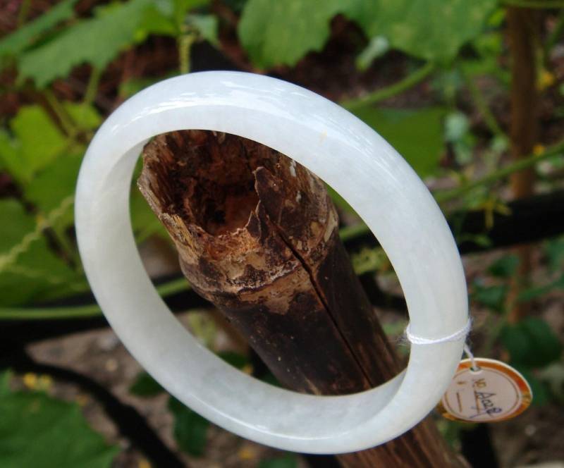 59 Mm | 2.32 "Armreif 100% Natürlicher Unbehandelter Grad A Eisiger Durchscheinender Jadeit D-Förmiger Geschnitzter Armreif-Edelstein Nr. 39 + 5 von tiantianjadeite