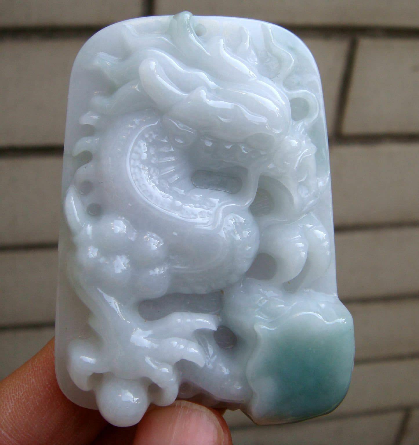 63 Mm Jadeit Zertifiziert 100% Natürlich Unbehandelt Grad A | Typ A Grün Handgefertigte Geschnitzte Drachen Anhänger Edelstein 8032 von tiantianjadeite