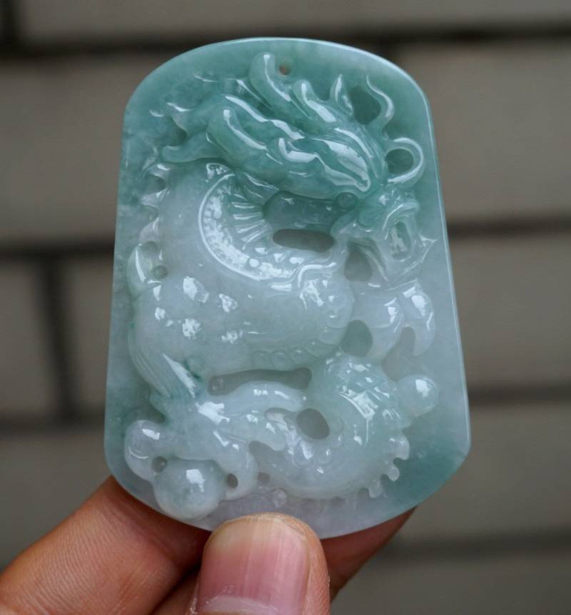 67 Mm Eiser Jadeit Mit Zertifizierter Natürlicher Unbehandelter Grad A | Typ A Blauer Eisiger Handgefertigter Geschnitzter Drache - Anhänger von tiantianjadeite